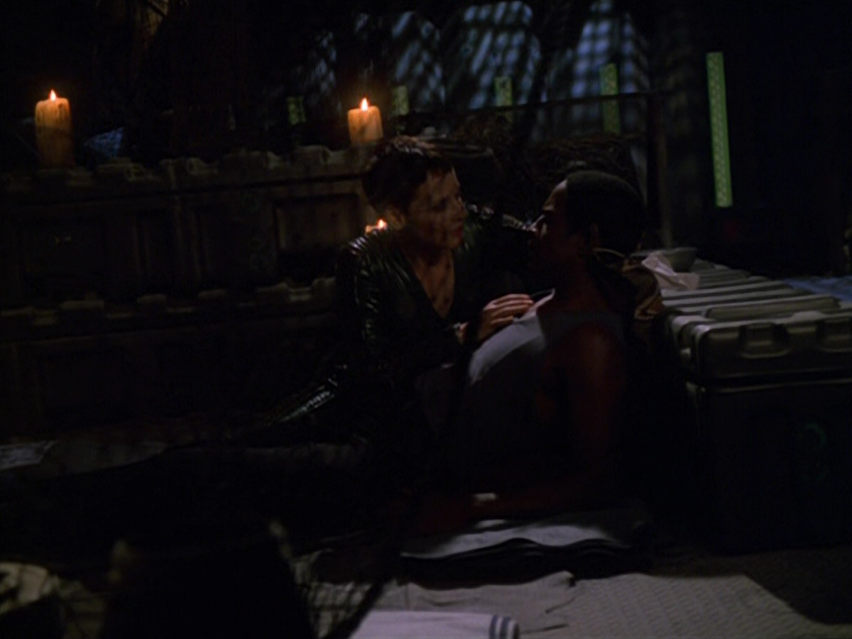 extant_StarTrek_VOY_5x13-Gravity_02531.jpg
