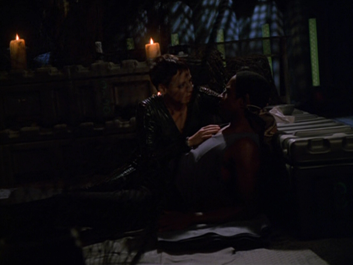 extant_StarTrek_VOY_5x13-Gravity_02533.jpg