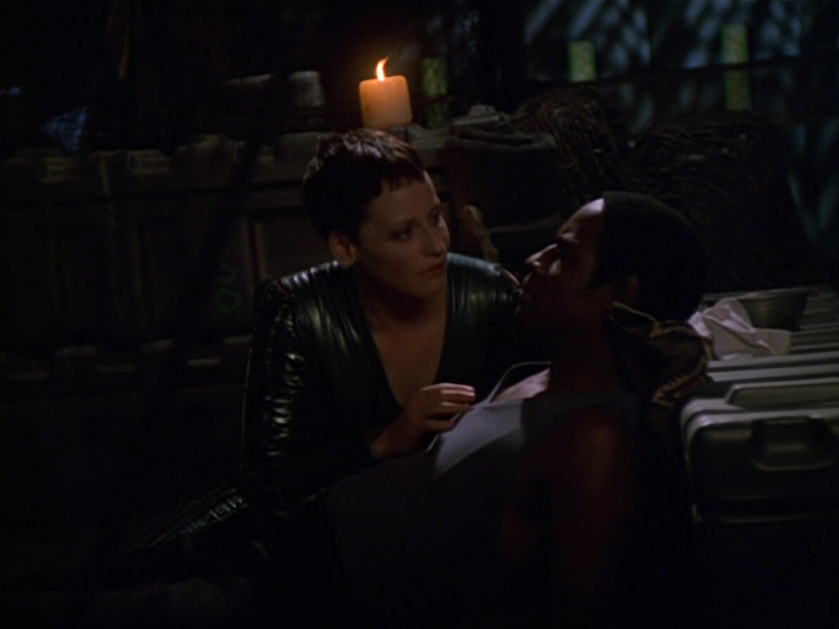 extant_StarTrek_VOY_5x13-Gravity_02545.jpg