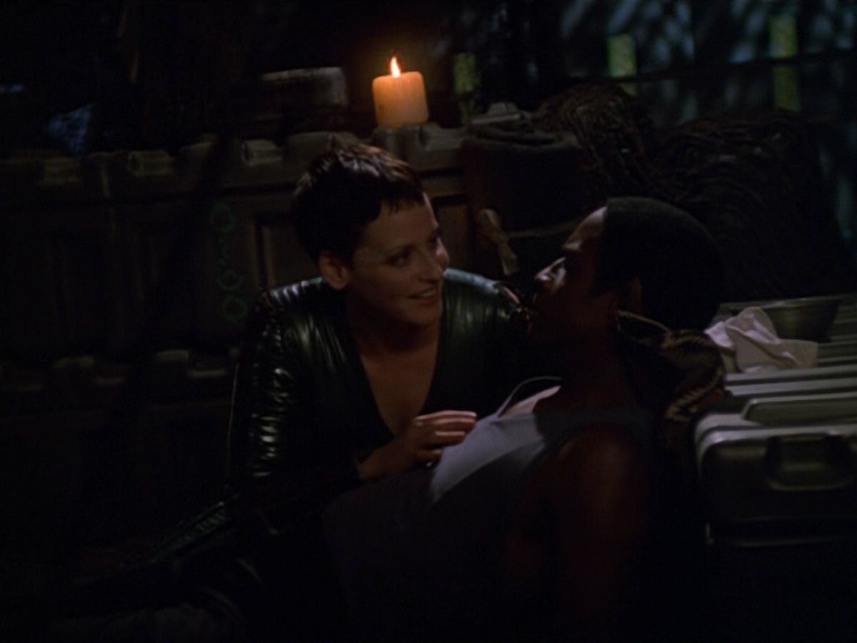 extant_StarTrek_VOY_5x13-Gravity_02546.jpg