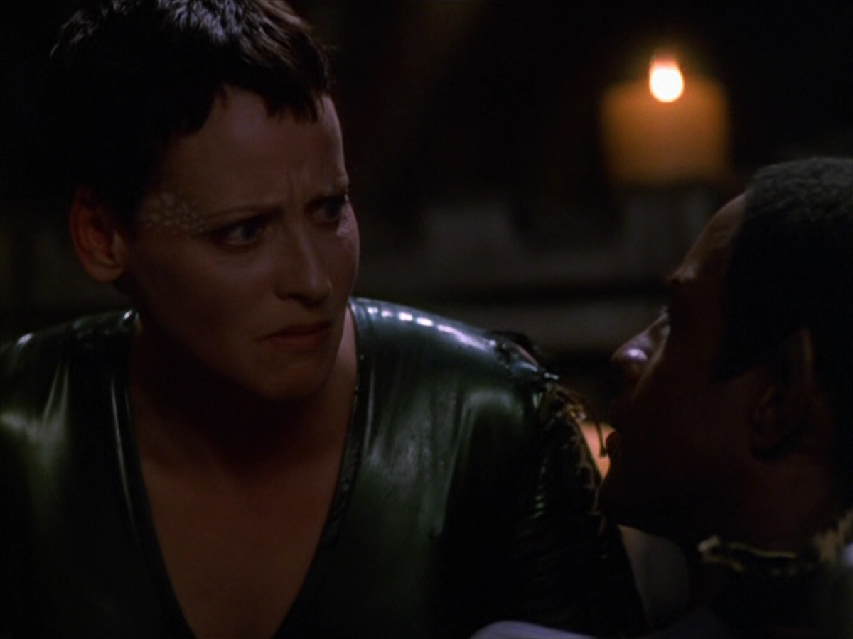 extant_StarTrek_VOY_5x13-Gravity_02648.jpg