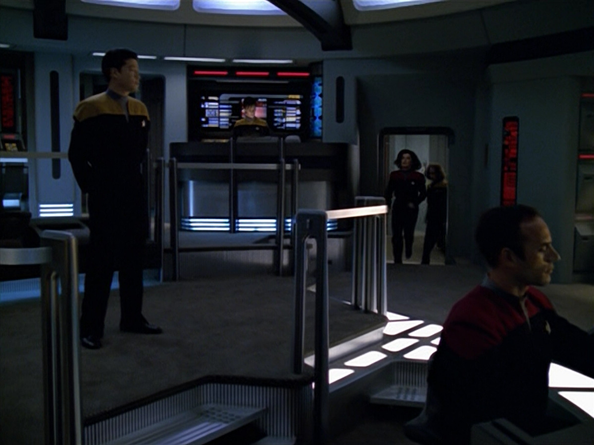 extant_StarTrek_VOY_5x13-Gravity_02705.jpg