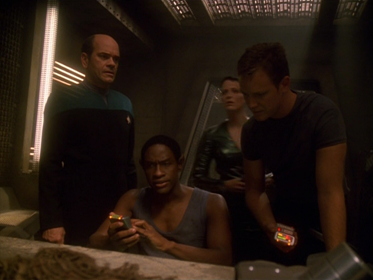 extant_StarTrek_VOY_5x13-Gravity_03155.jpg