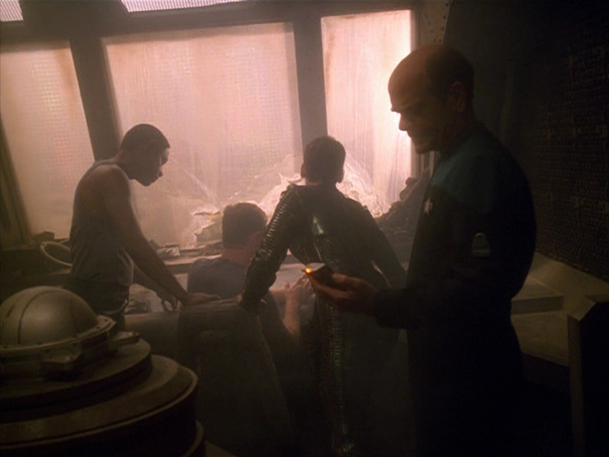 extant_StarTrek_VOY_5x13-Gravity_03228.jpg