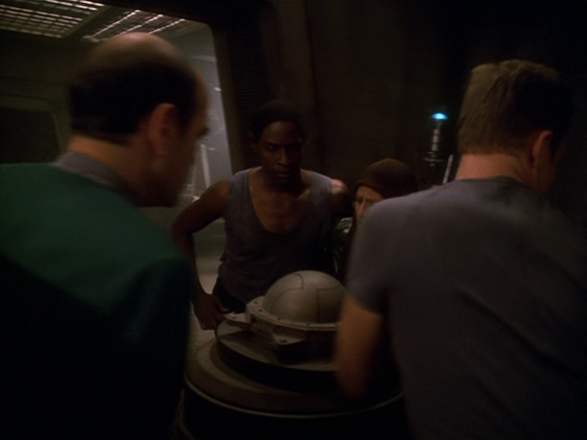 extant_StarTrek_VOY_5x13-Gravity_03387.jpg