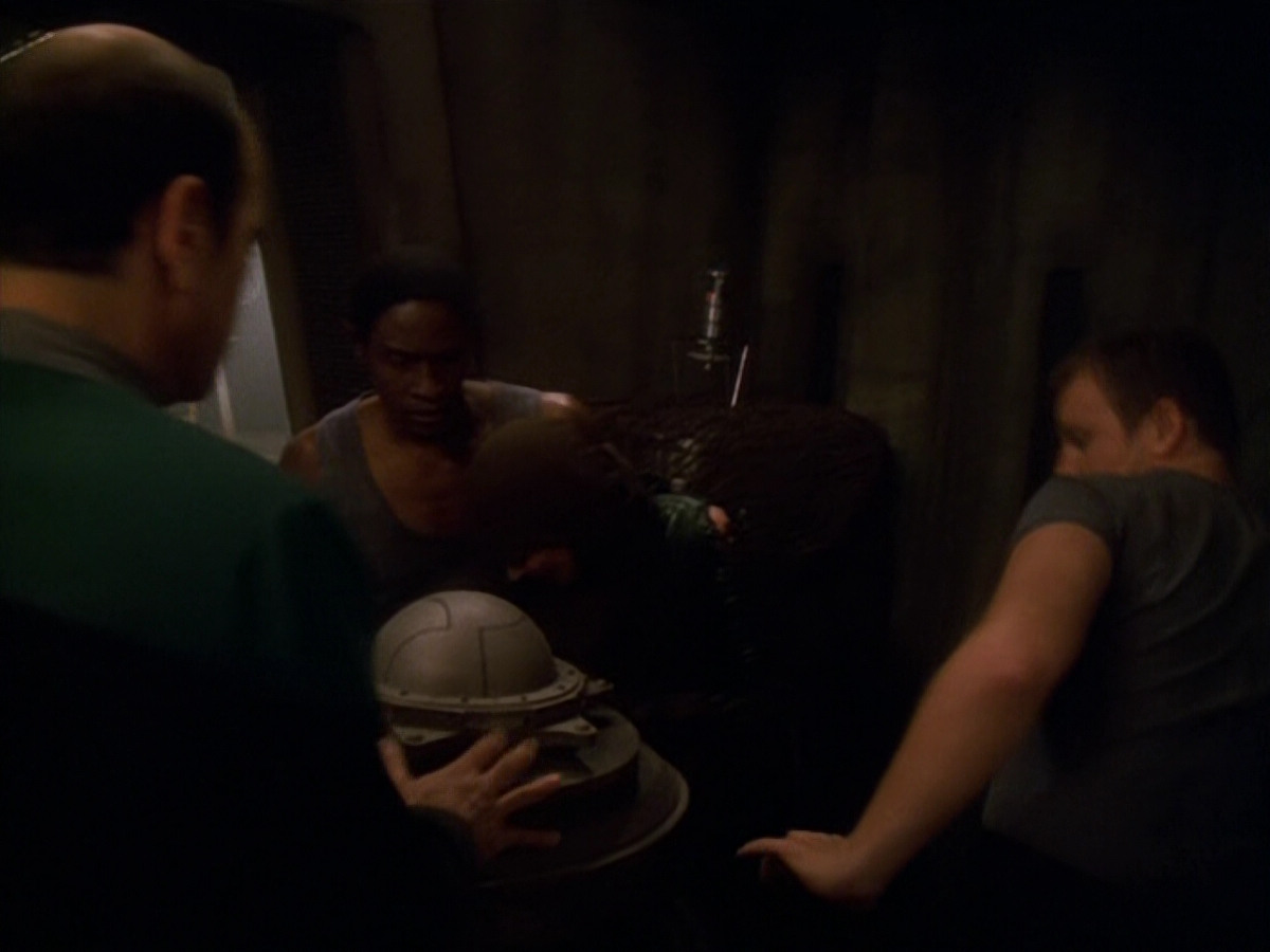 extant_StarTrek_VOY_5x13-Gravity_03388.jpg