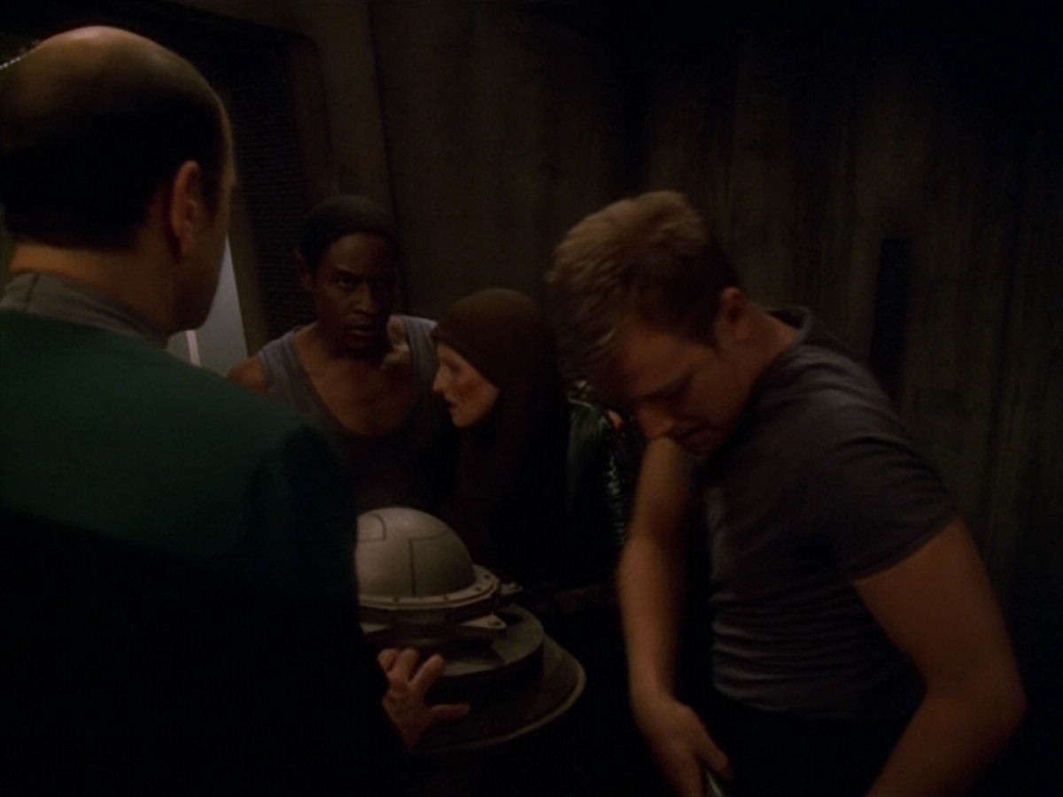extant_StarTrek_VOY_5x13-Gravity_03389.jpg