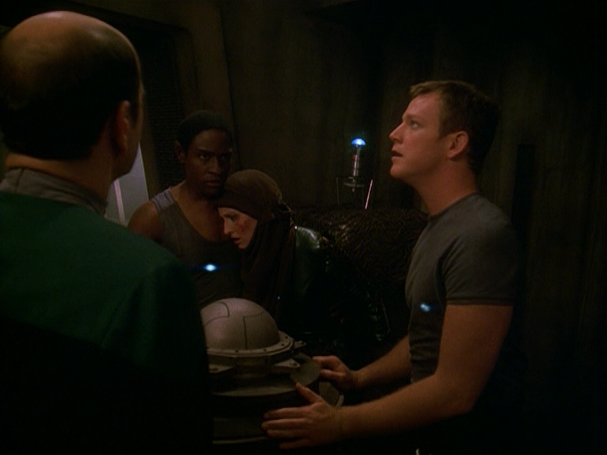 extant_StarTrek_VOY_5x13-Gravity_03404.jpg