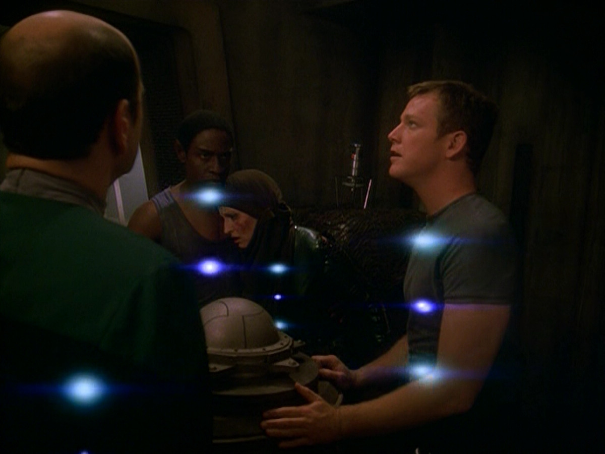extant_StarTrek_VOY_5x13-Gravity_03405.jpg