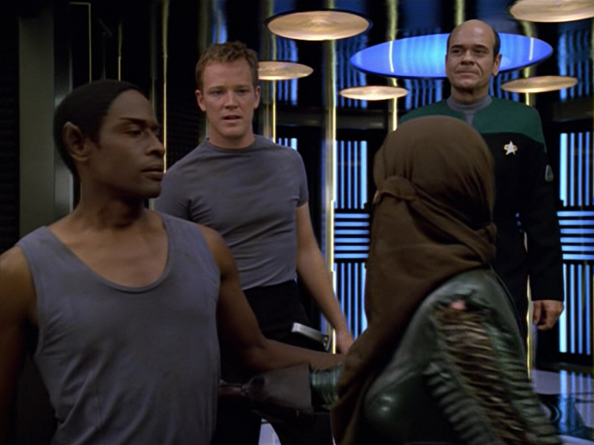 extant_StarTrek_VOY_5x13-Gravity_03424.jpg