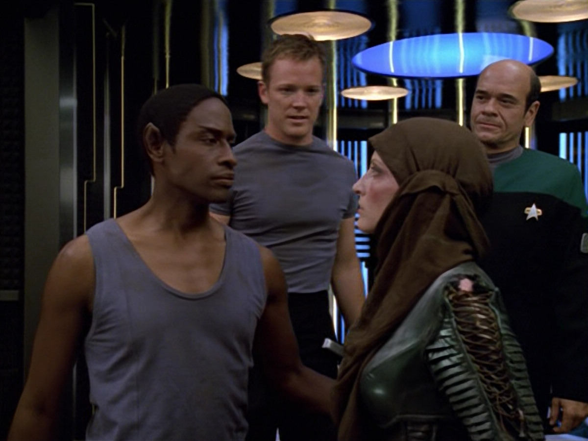 extant_StarTrek_VOY_5x13-Gravity_03426.jpg