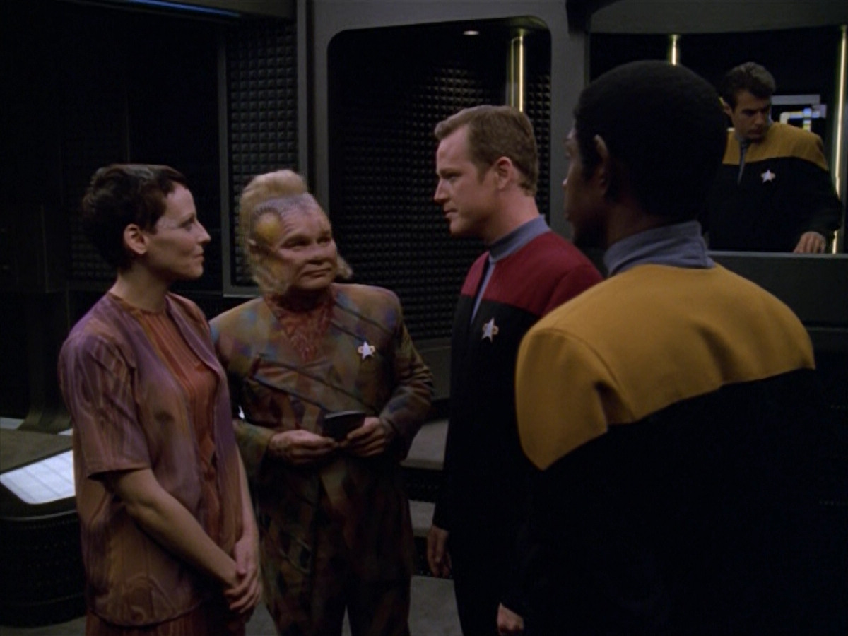 extant_StarTrek_VOY_5x13-Gravity_03530.jpg