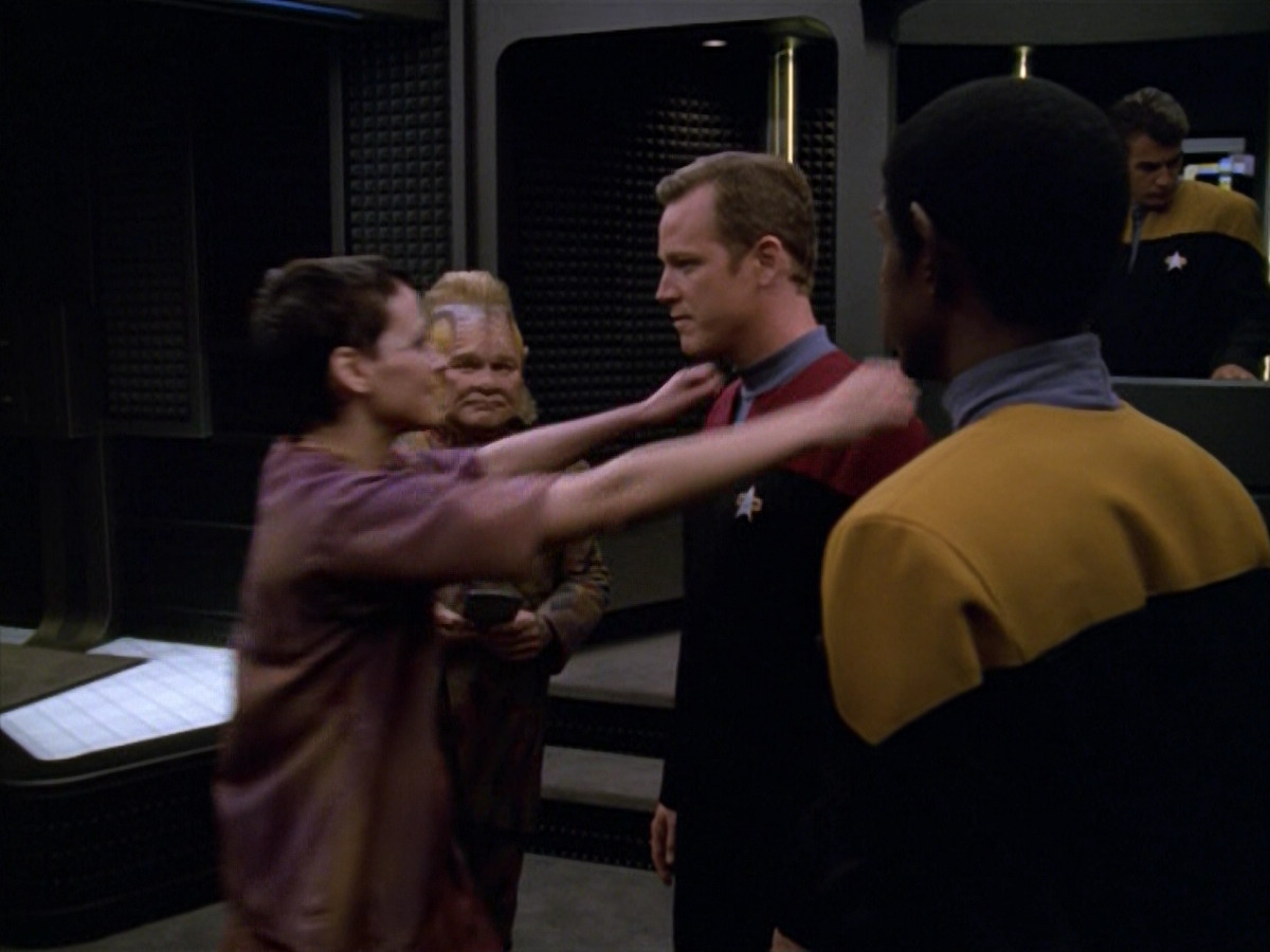 extant_StarTrek_VOY_5x13-Gravity_03535.jpg