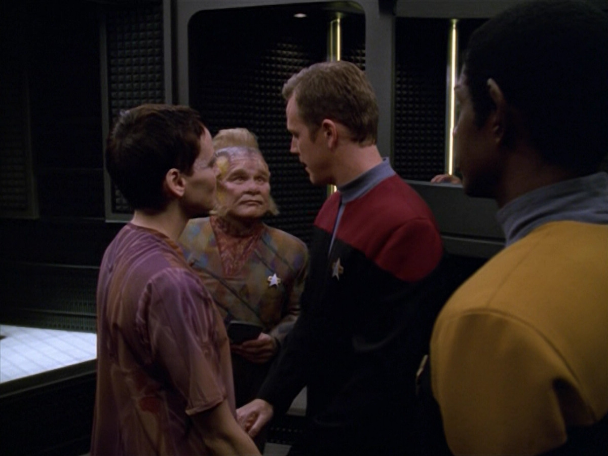 extant_StarTrek_VOY_5x13-Gravity_03550.jpg