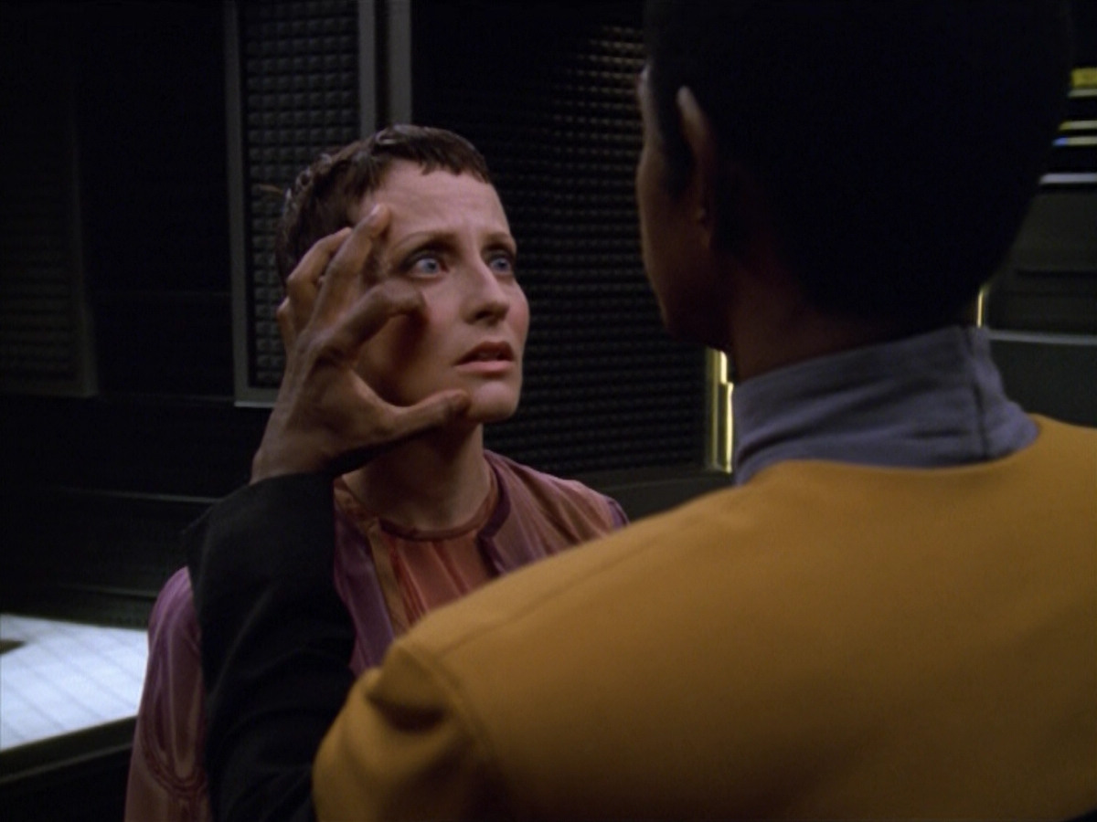 extant_StarTrek_VOY_5x13-Gravity_03613.jpg