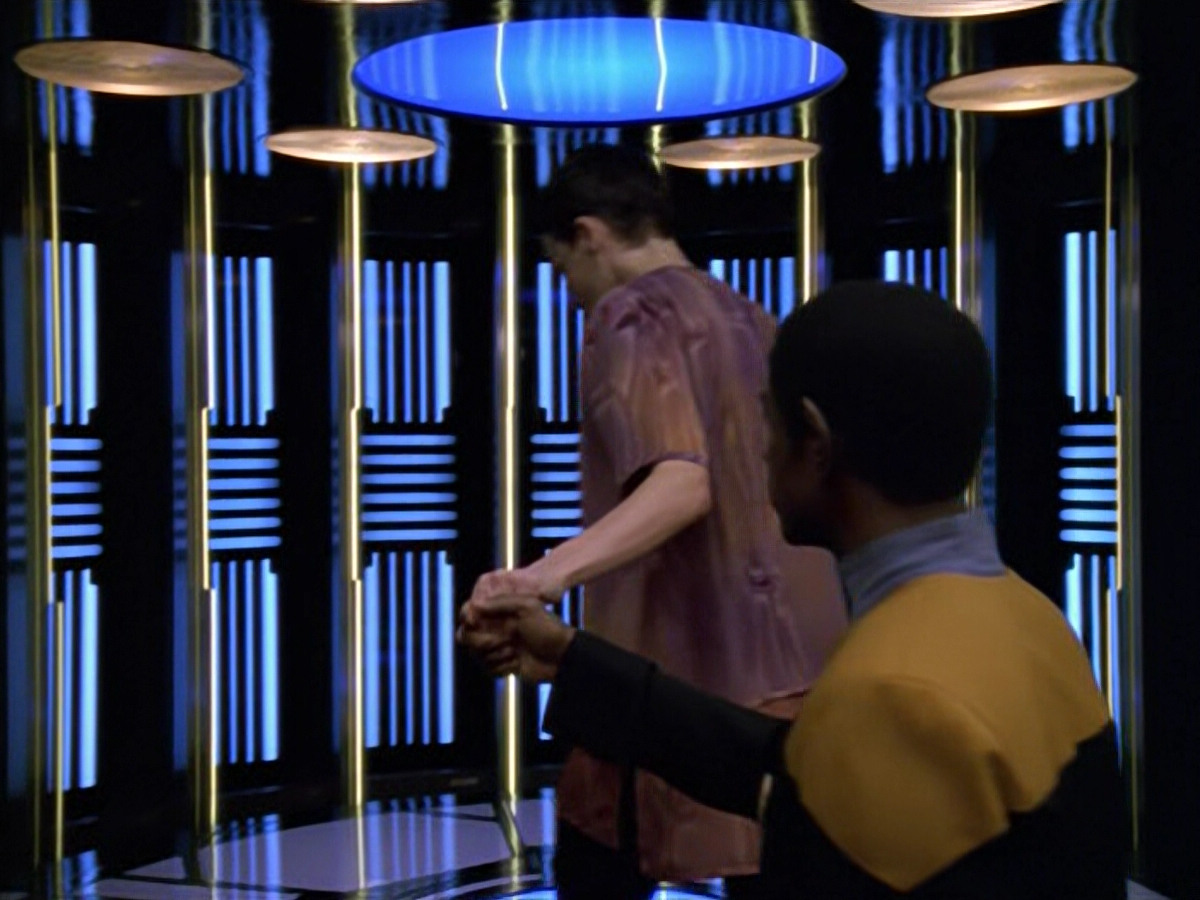 extant_StarTrek_VOY_5x13-Gravity_03672.jpg