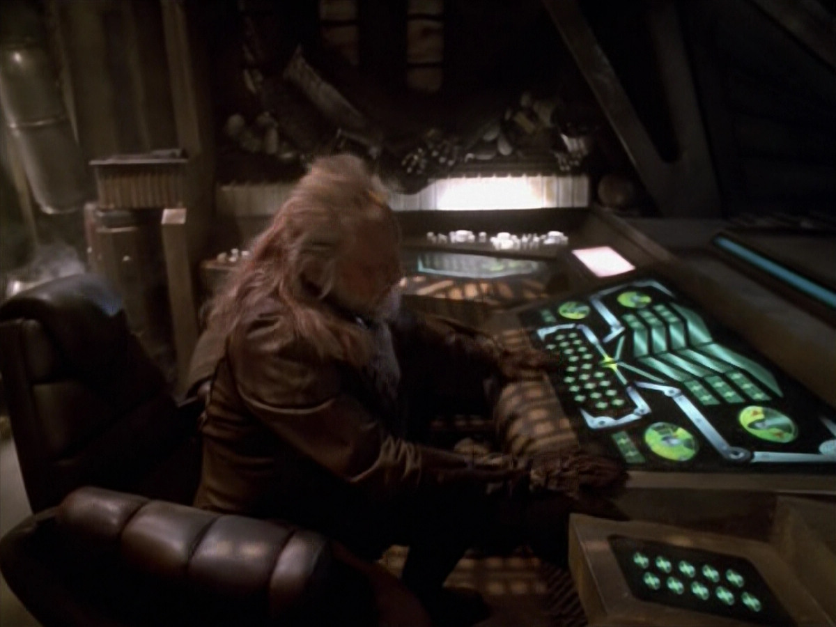 extant_StarTrek_VOY_5x14-Bliss_00032.jpg