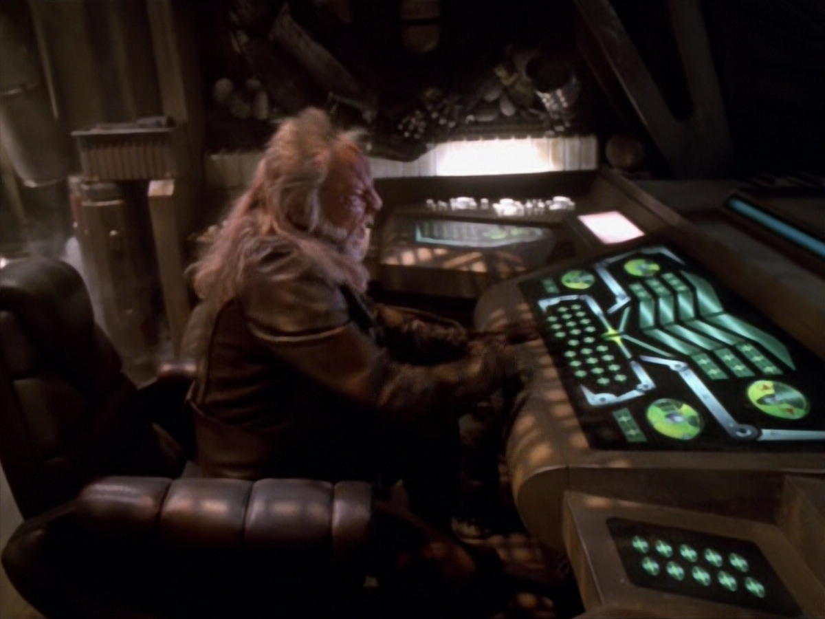 extant_StarTrek_VOY_5x14-Bliss_00041.jpg