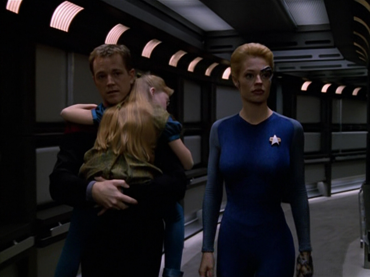extant_StarTrek_VOY_5x14-Bliss_00390.jpg