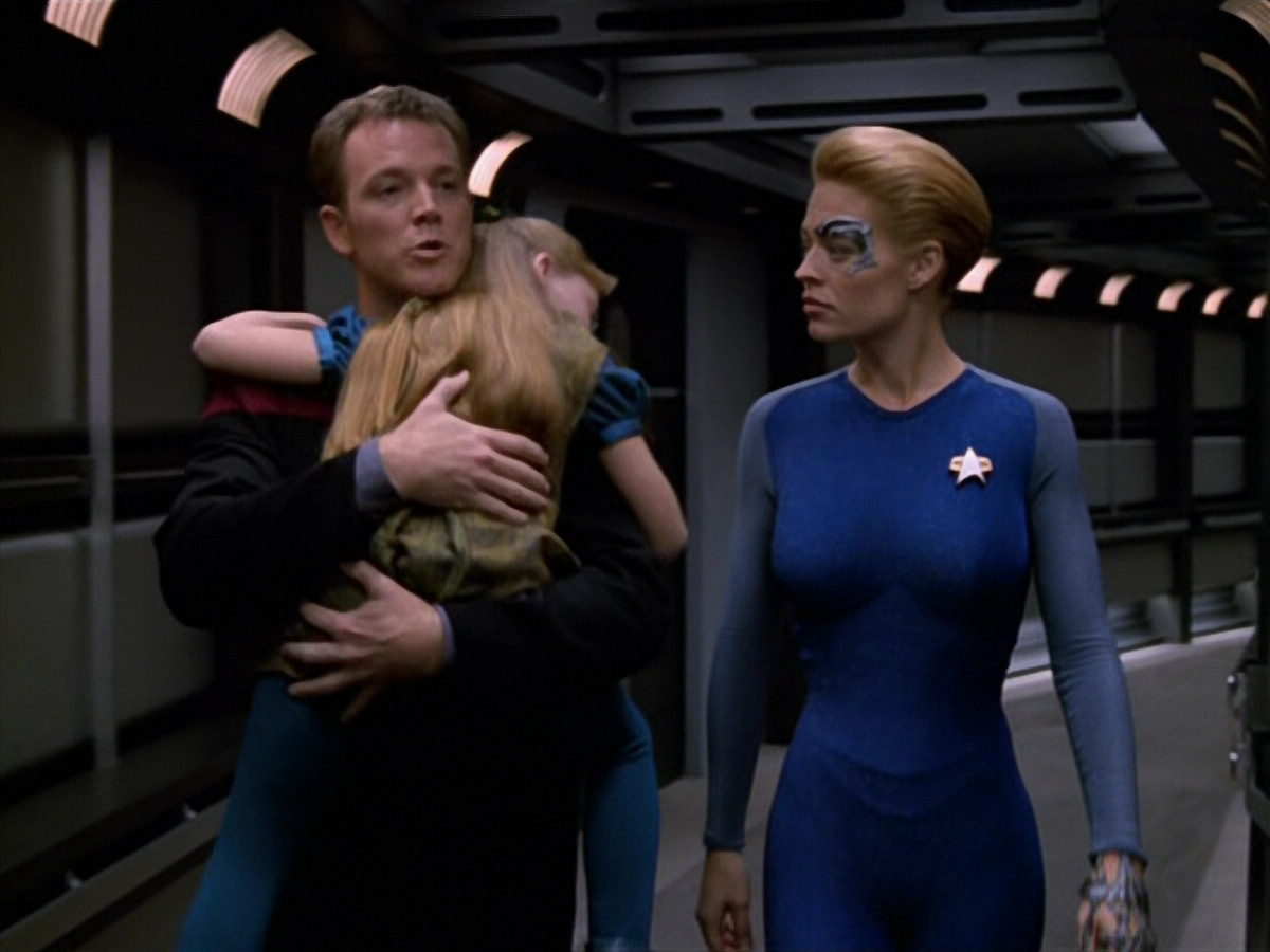 extant_StarTrek_VOY_5x14-Bliss_00397.jpg