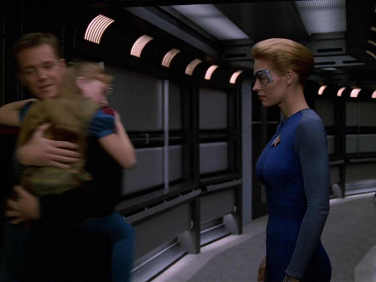 extant_StarTrek_VOY_5x14-Bliss_00406.jpg