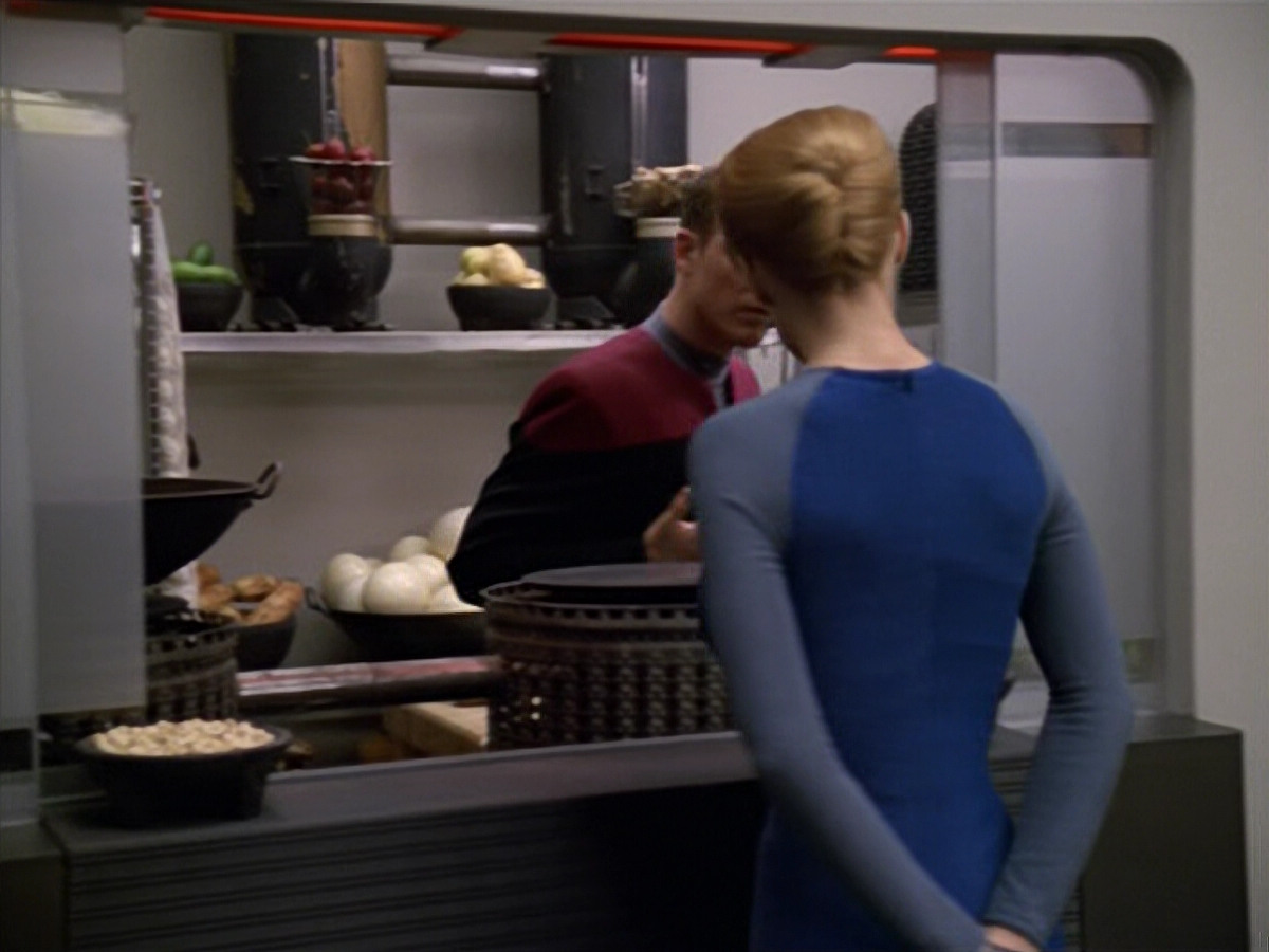 extant_StarTrek_VOY_5x14-Bliss_00860.jpg
