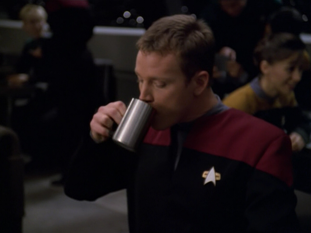 extant_StarTrek_VOY_5x14-Bliss_00915.jpg