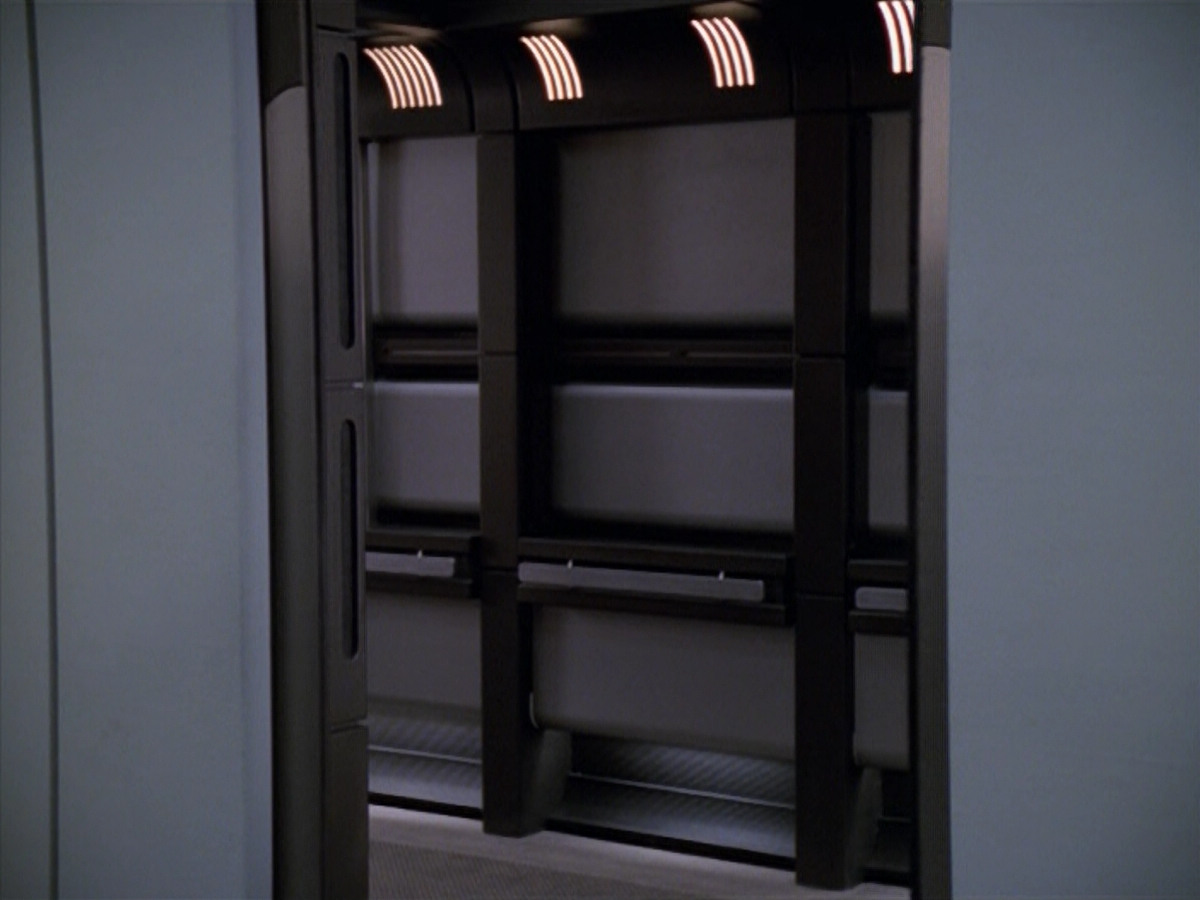 extant_StarTrek_VOY_5x14-Bliss_00974.jpg