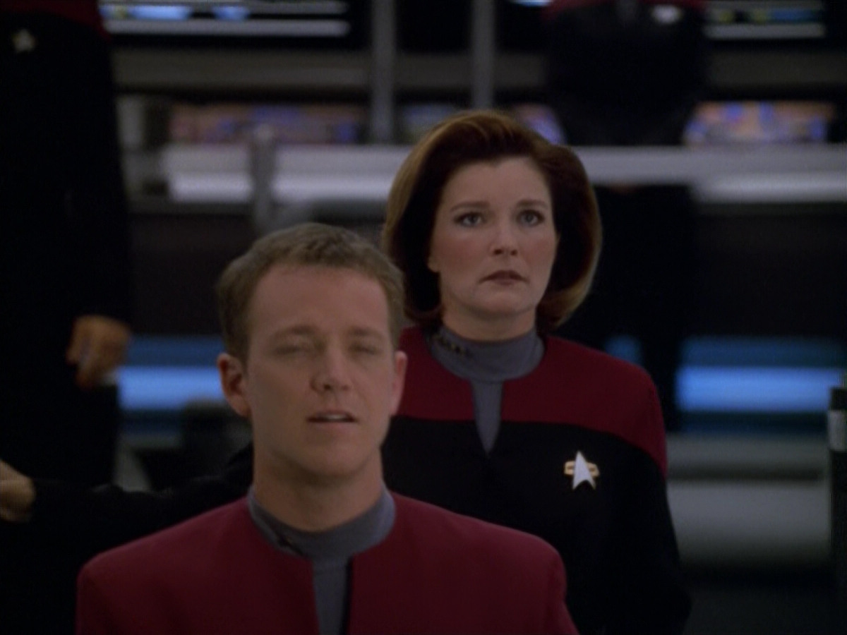 extant_StarTrek_VOY_5x14-Bliss_01021.jpg