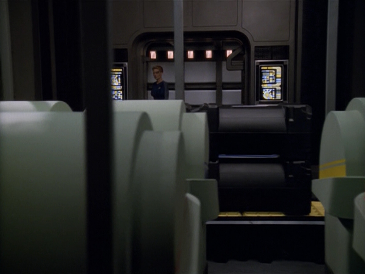extant_StarTrek_VOY_5x14-Bliss_01284.jpg