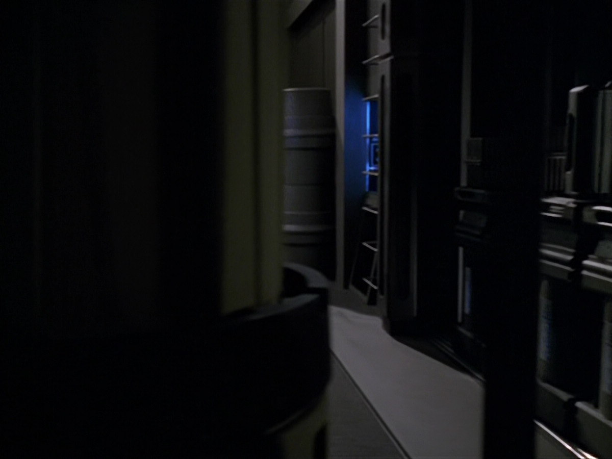 extant_StarTrek_VOY_5x14-Bliss_01324.jpg