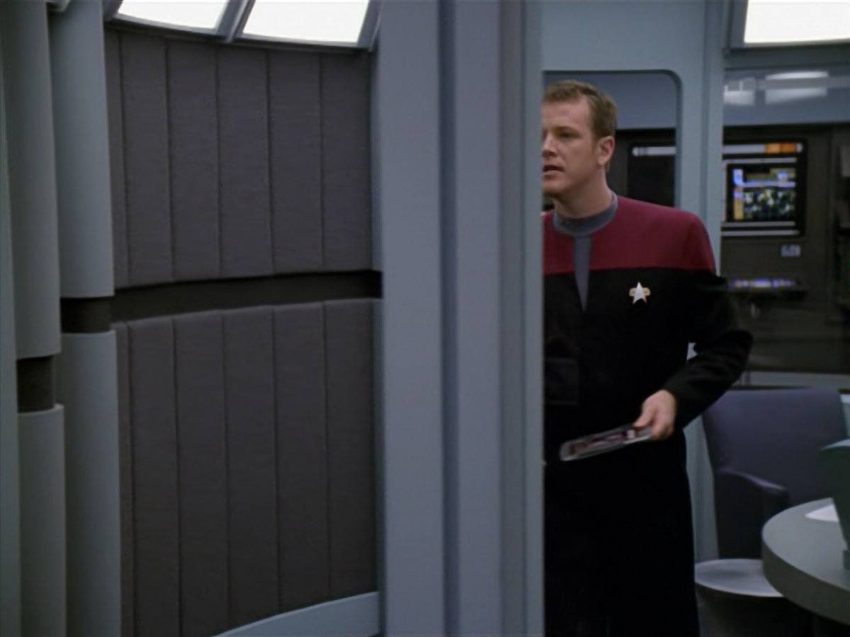 extant_StarTrek_VOY_5x14-Bliss_01438.jpg