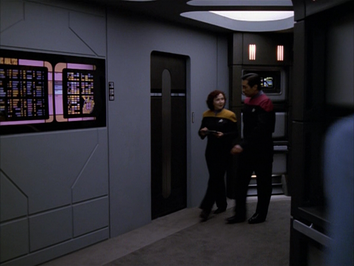 extant_StarTrek_VOY_5x14-Bliss_01474.jpg