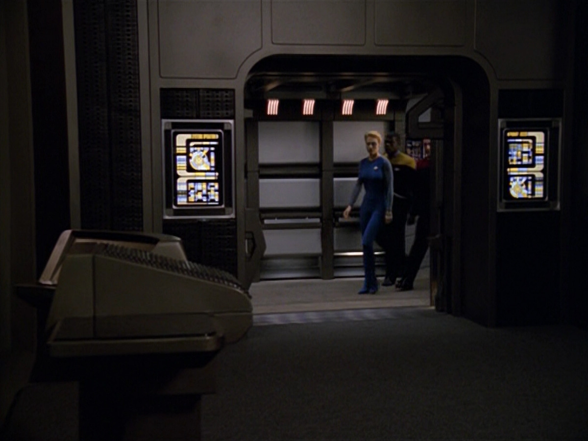extant_StarTrek_VOY_5x14-Bliss_01592.jpg