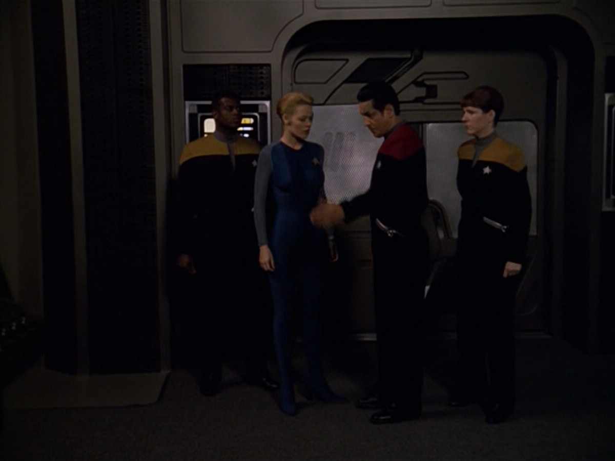 extant_StarTrek_VOY_5x14-Bliss_01599.jpg