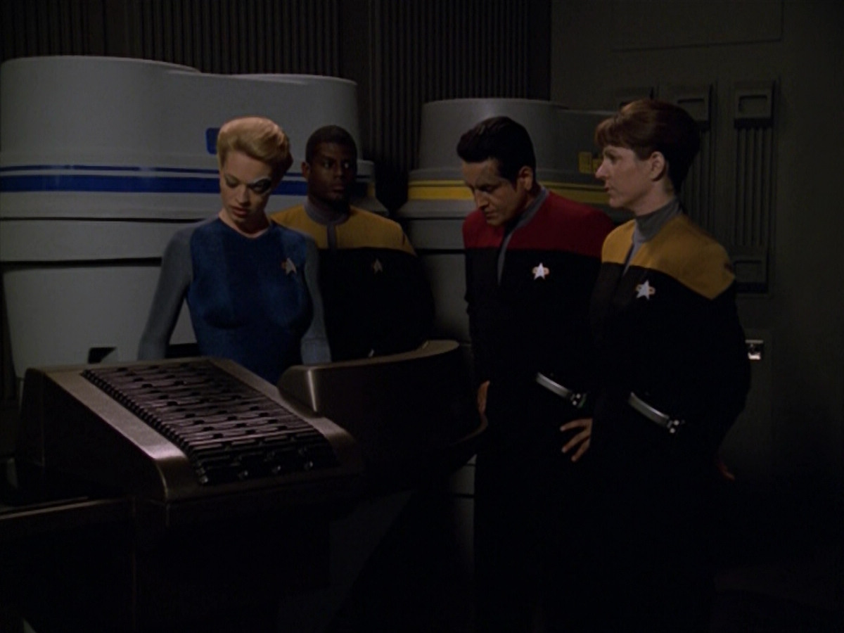 extant_StarTrek_VOY_5x14-Bliss_01609.jpg