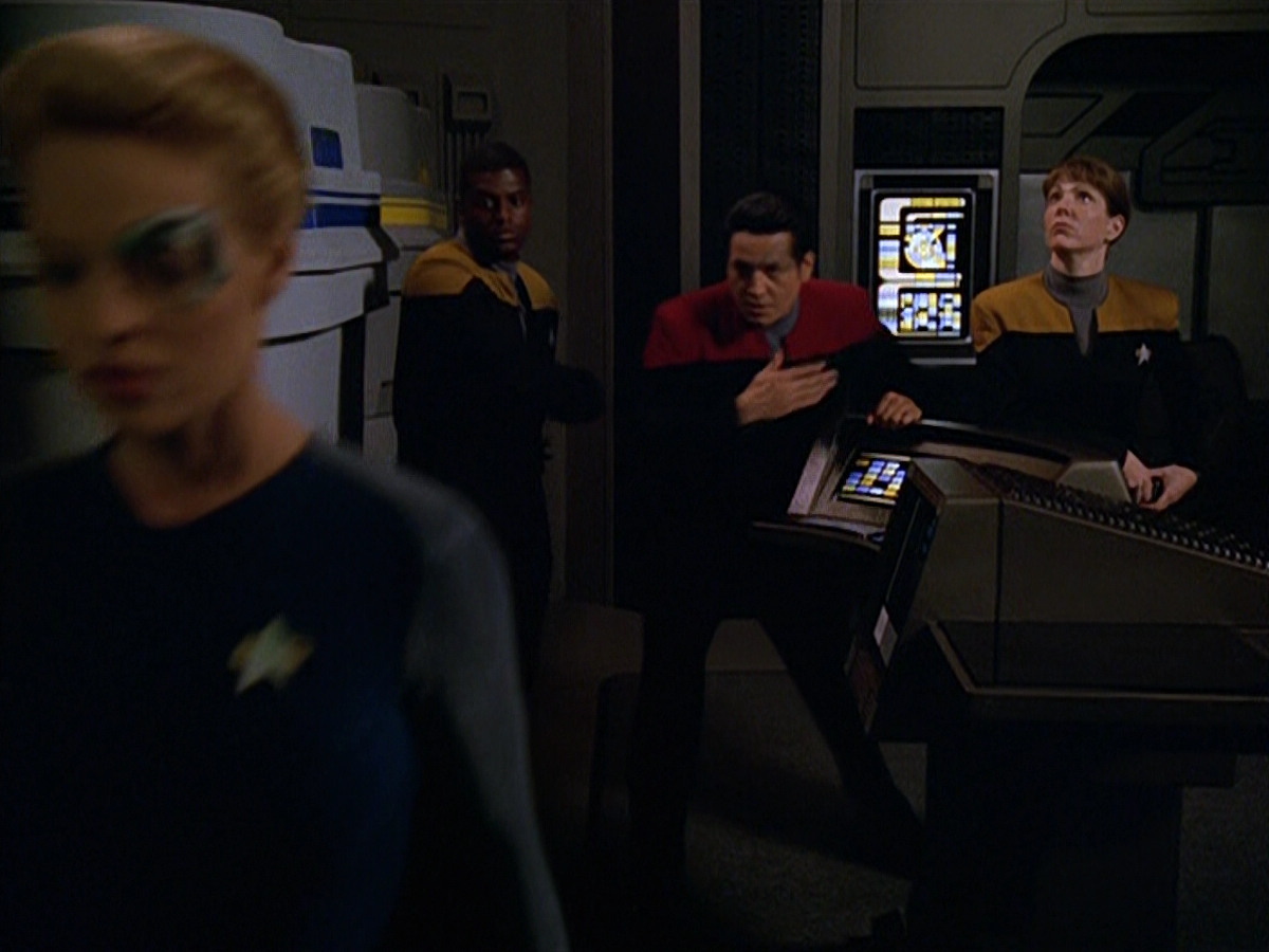 extant_StarTrek_VOY_5x14-Bliss_01622.jpg