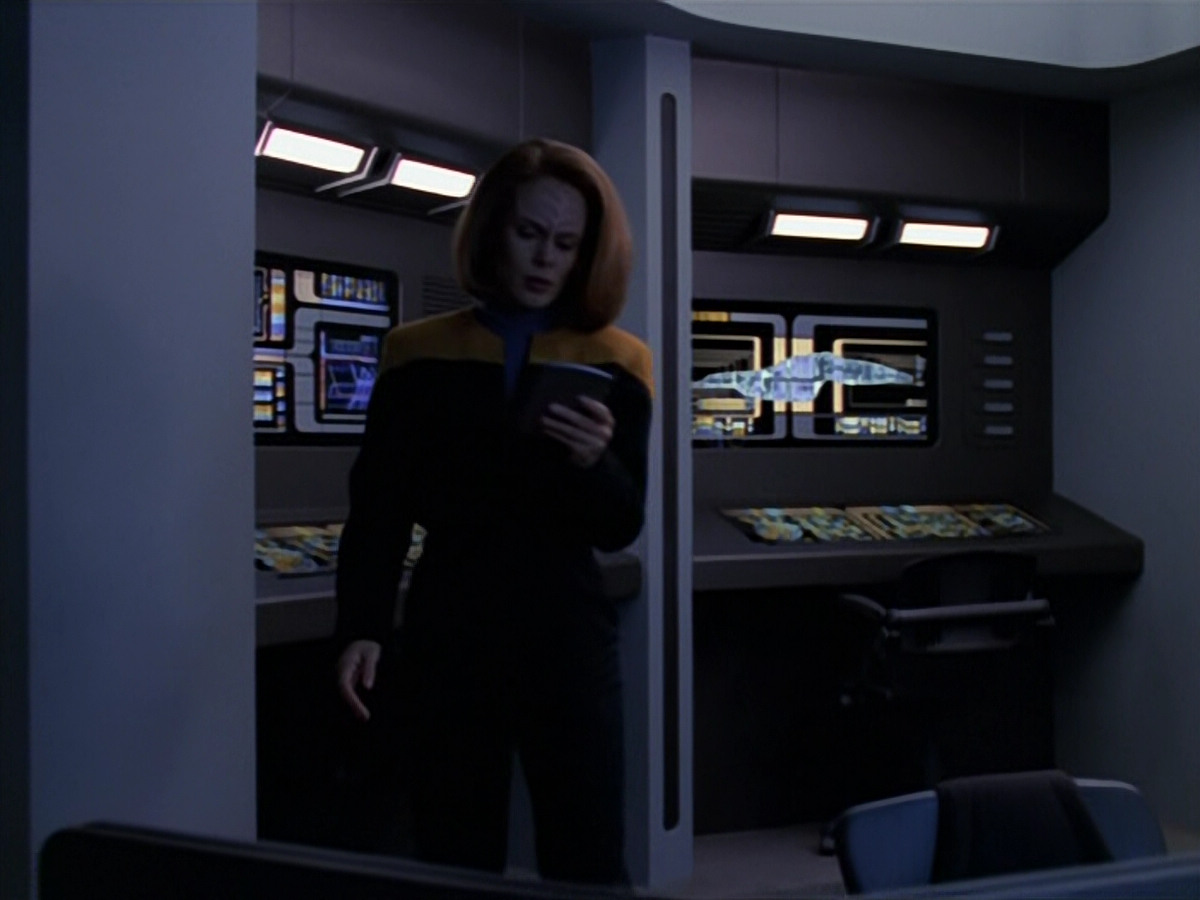 extant_StarTrek_VOY_5x14-Bliss_01734.jpg