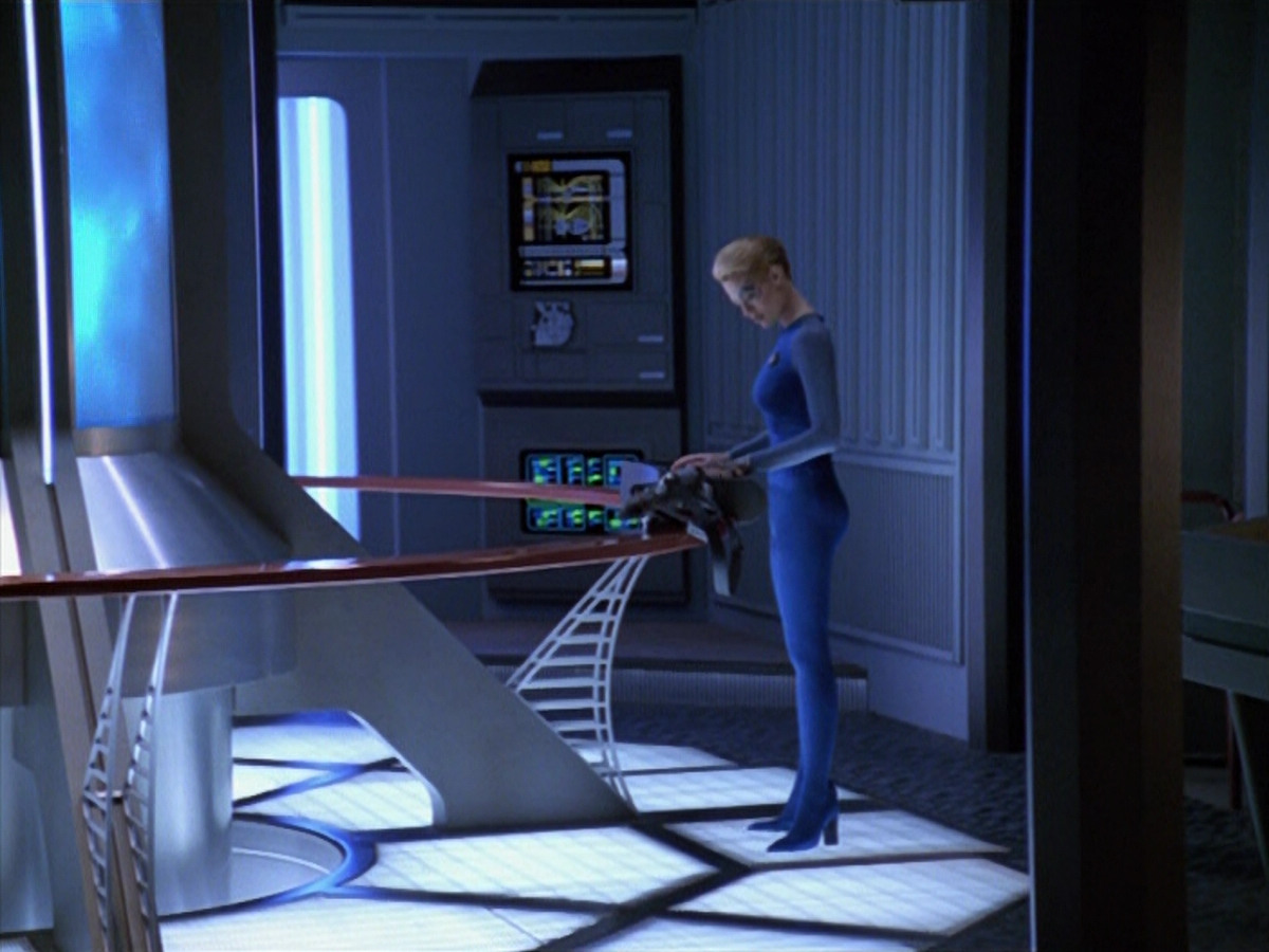 extant_StarTrek_VOY_5x14-Bliss_01786.jpg