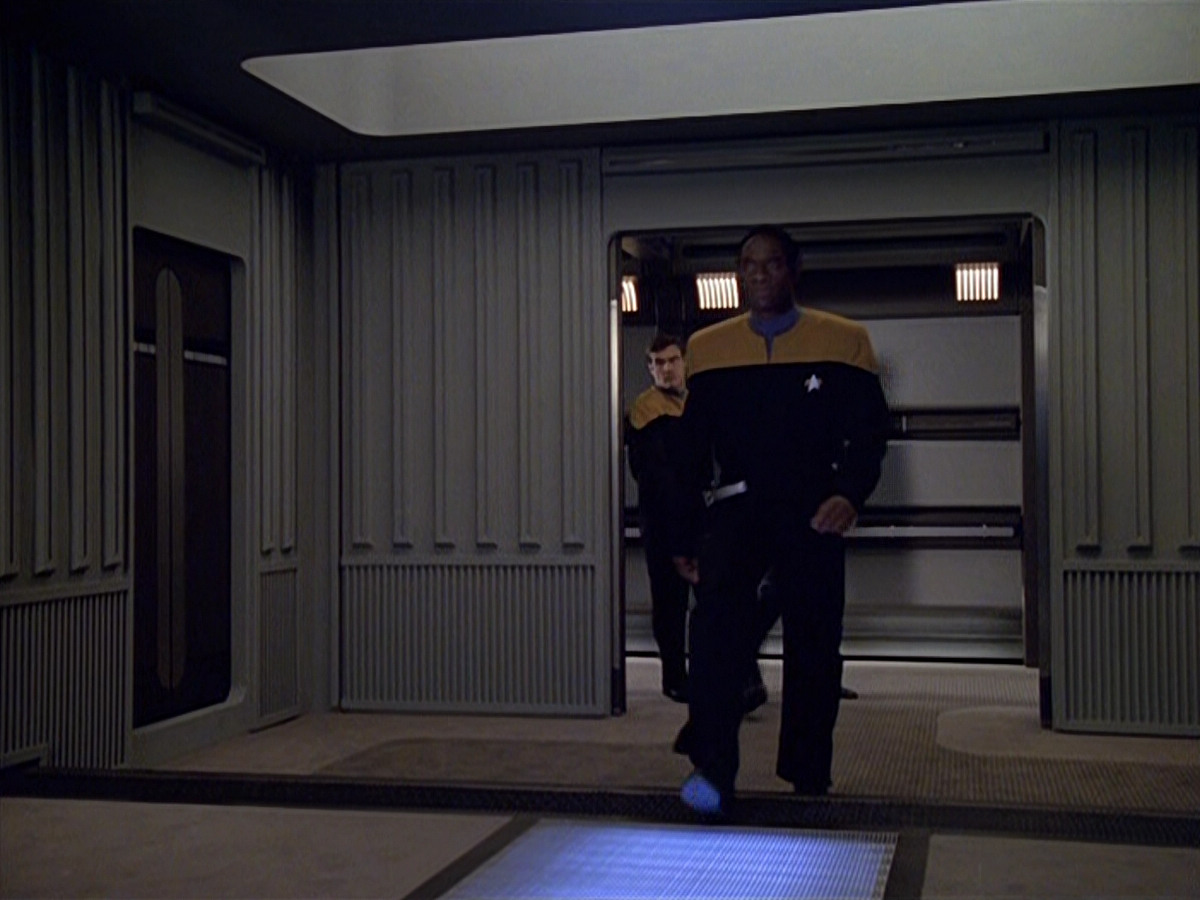 extant_StarTrek_VOY_5x14-Bliss_01788.jpg
