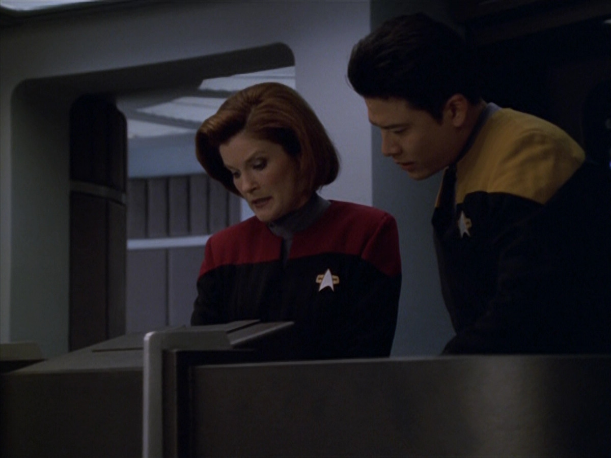 extant_StarTrek_VOY_5x14-Bliss_01809.jpg