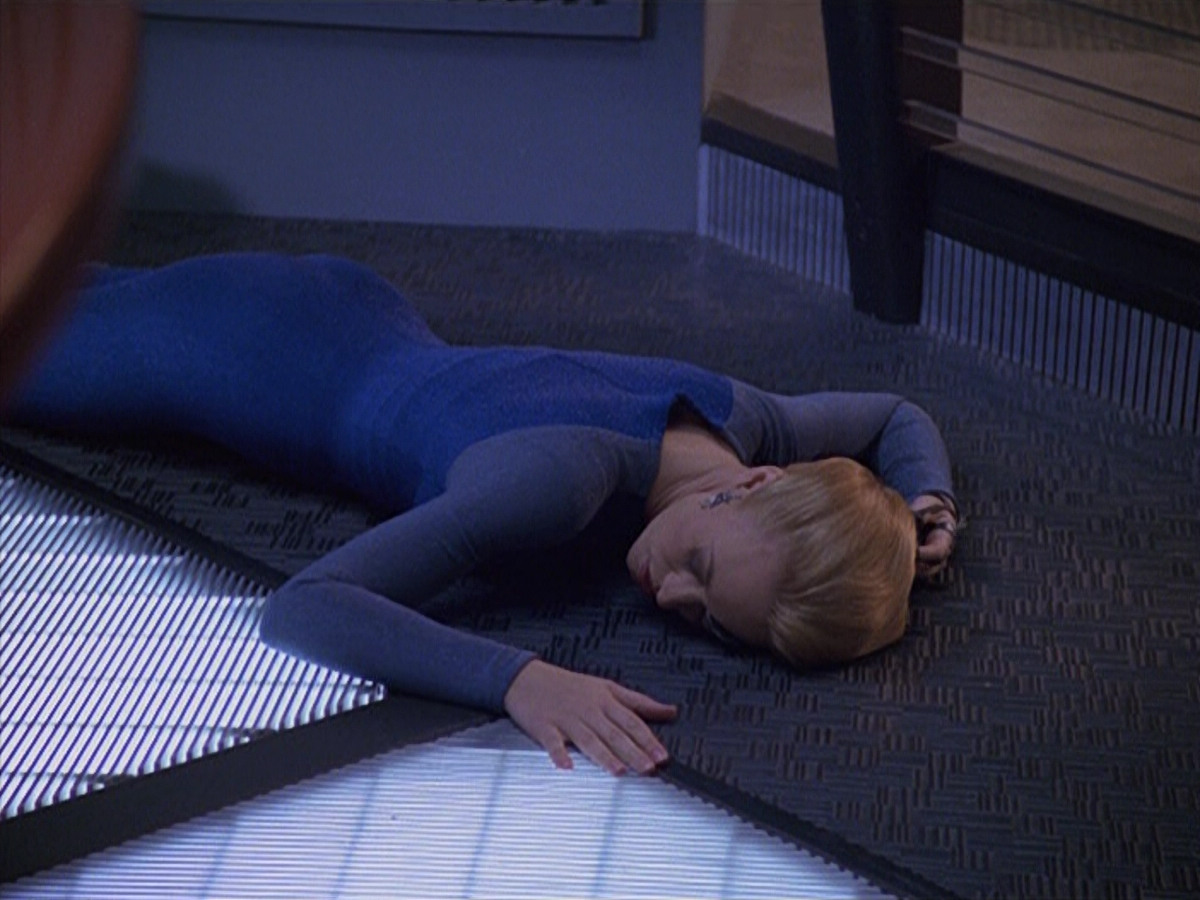extant_StarTrek_VOY_5x14-Bliss_01828.jpg