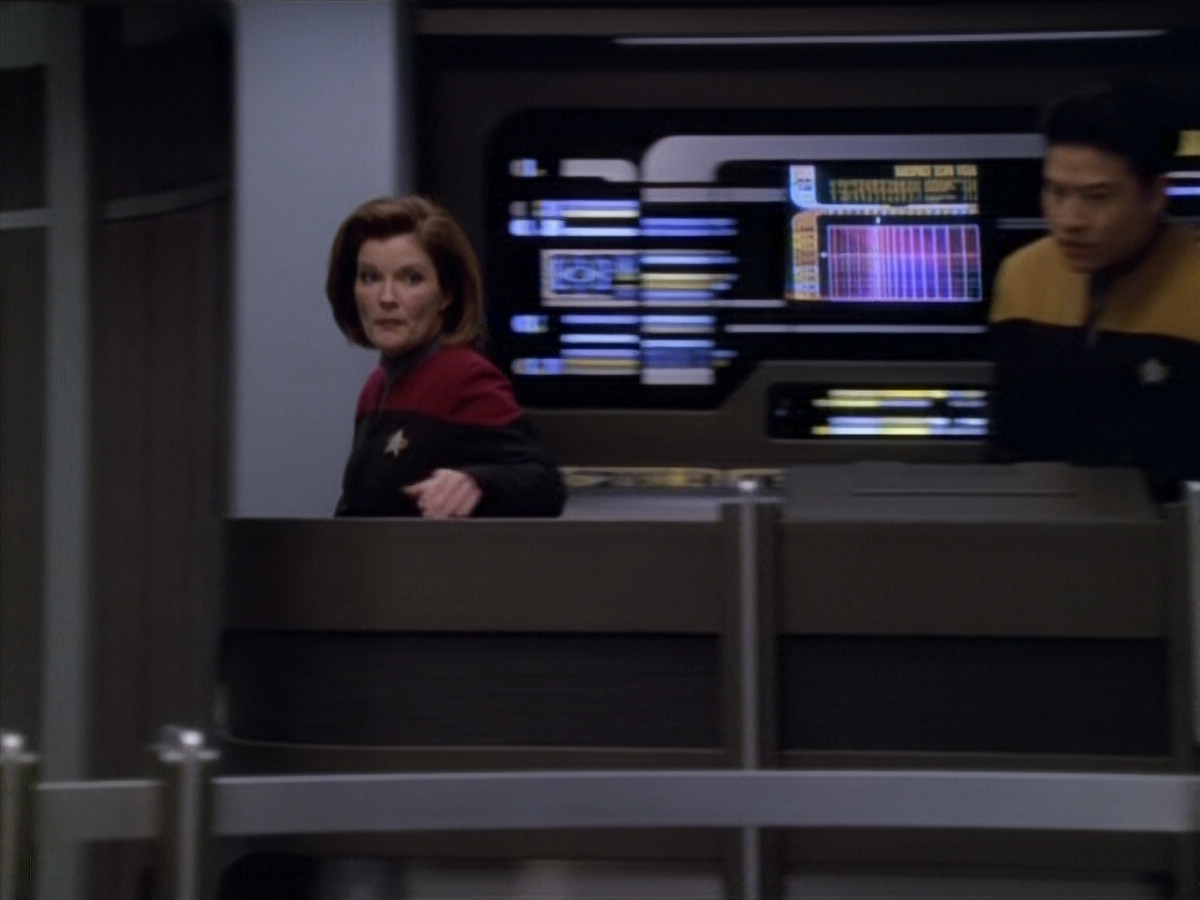 extant_StarTrek_VOY_5x14-Bliss_01833.jpg