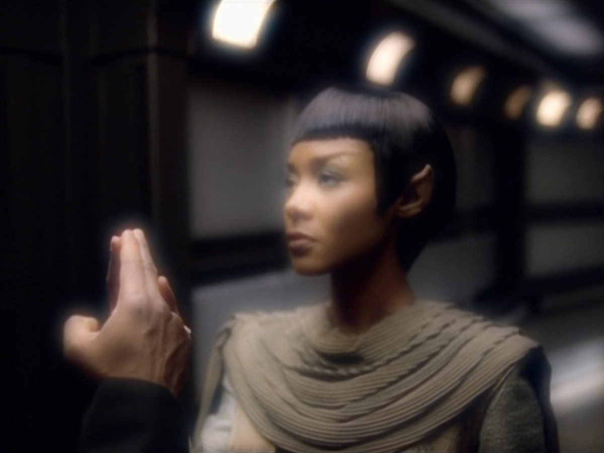 extant_StarTrek_VOY_5x14-Bliss_02020.jpg