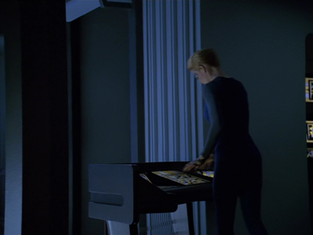 extant_StarTrek_VOY_5x14-Bliss_02144.jpg