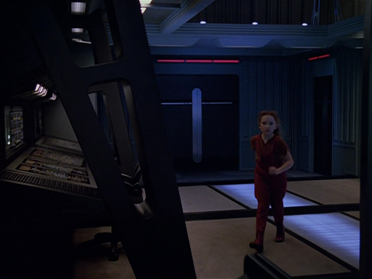 extant_StarTrek_VOY_5x14-Bliss_02152.jpg