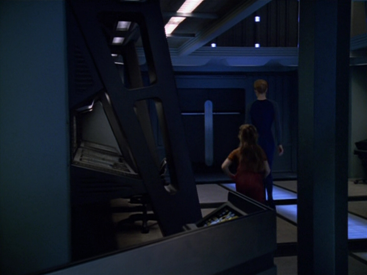 extant_StarTrek_VOY_5x14-Bliss_02227.jpg