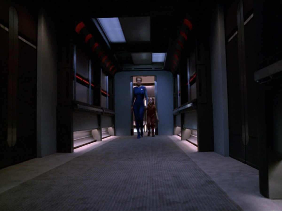 extant_StarTrek_VOY_5x14-Bliss_02235.jpg