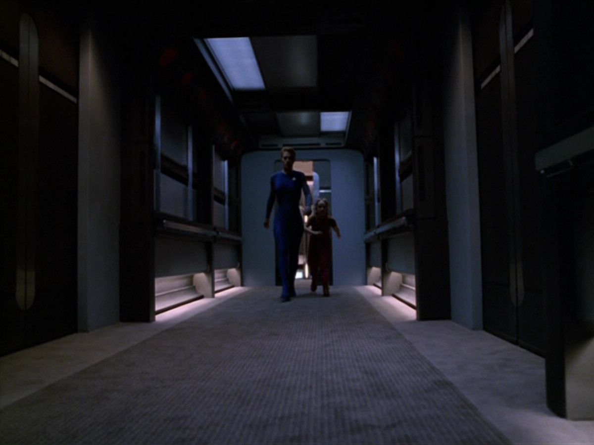 extant_StarTrek_VOY_5x14-Bliss_02236.jpg