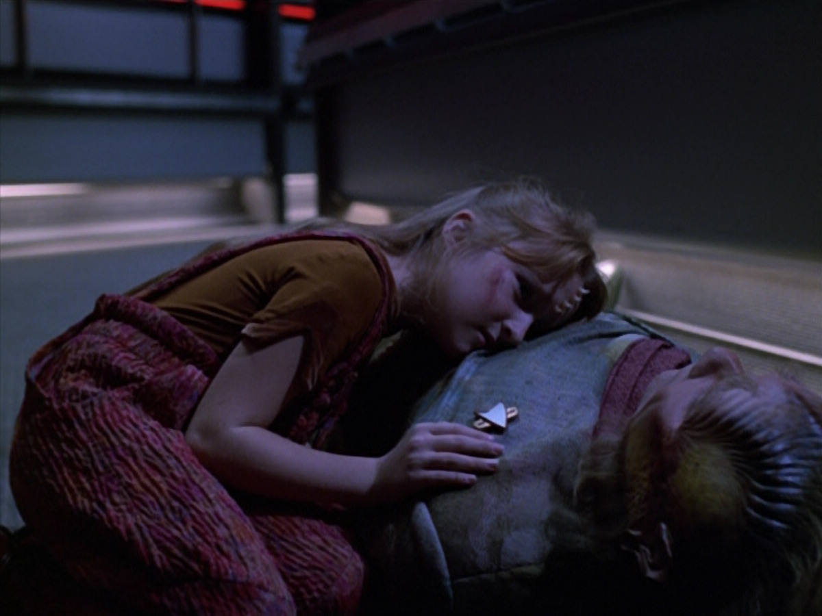 extant_StarTrek_VOY_5x14-Bliss_02264.jpg